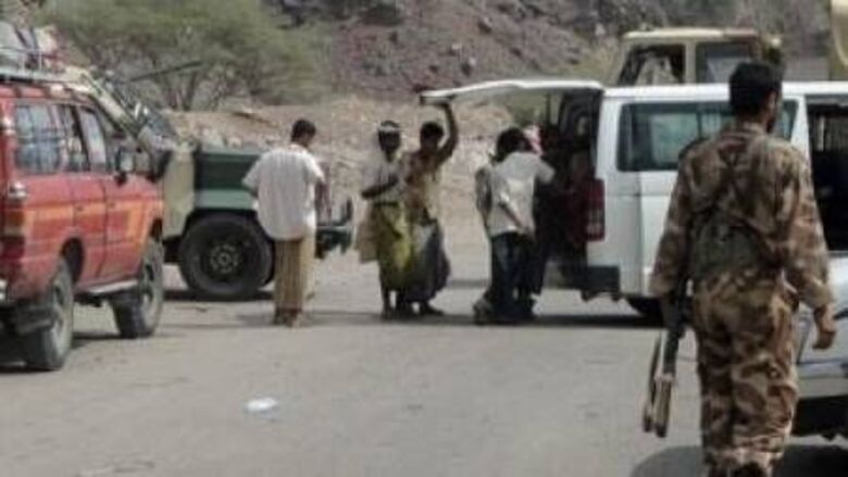 الجيش اليمني بالضالع يخلي مواقع عسكرية