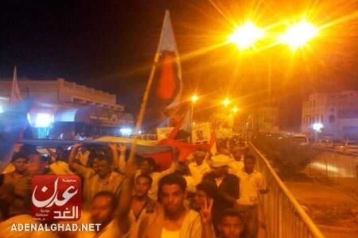 مسيرة مسائية للحركة الوطنية الجنوبية بسيئون تندد بأعمال عنف في عدن