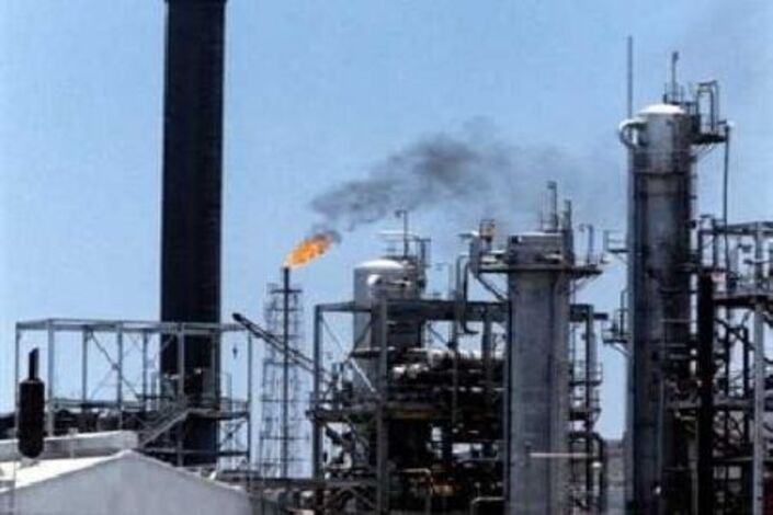 تجار: مصافي عدن تشتري 600 ألف طن من زيت الغاز
