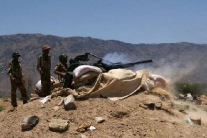 الجيش اليمني يقول انه أحبط محاولة لإسقاط مدينة احور بيد القاعدة