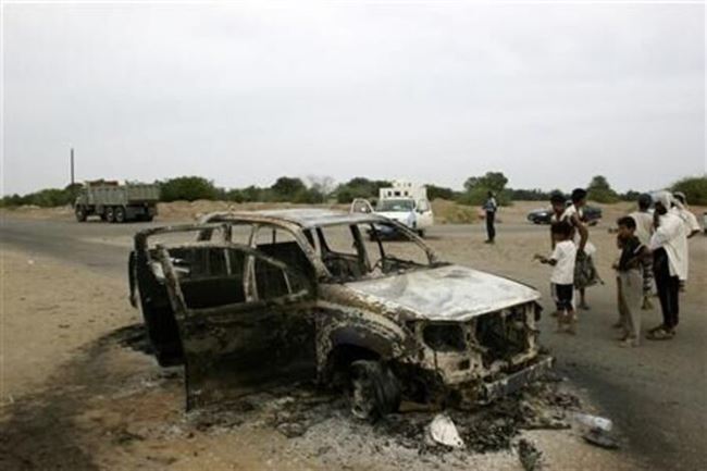مقتل مسلحين مجهولين بغارة جوية على سيارة تقلهم في البيضاء