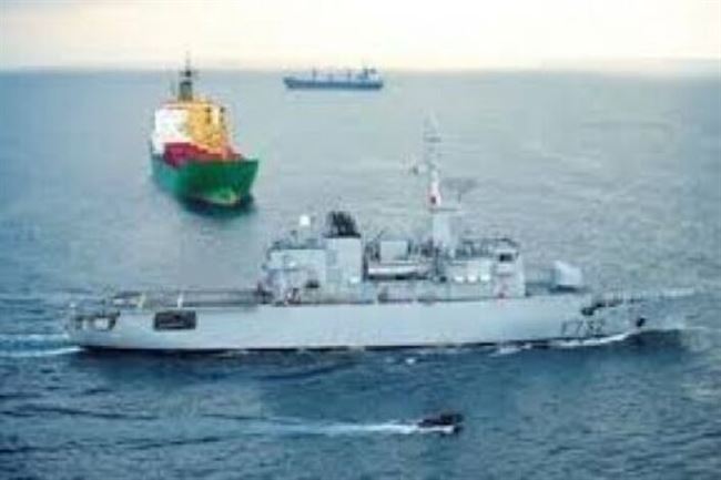 ضبط سفينة على متنها 750 كرتون من السجائر المهربة في خليج عدن