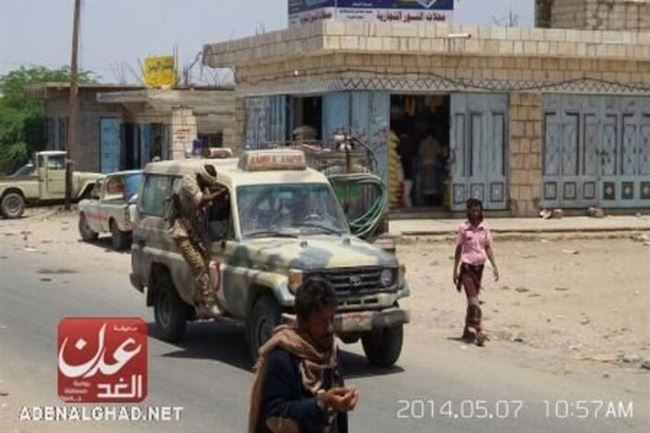 الجيش اليمني يعزز قواته في معقل سابق للقاعدة بأبين