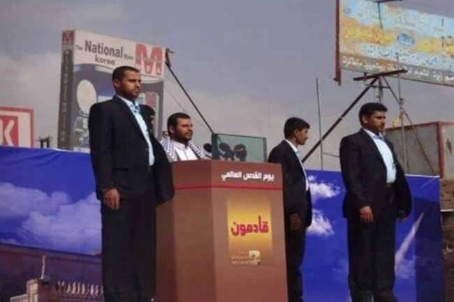 عبدالملك الحوثي يظهر علانية بصعدة وموالون له ينتشرون في محيط منزل الأحمر بالحصبة ويشتبكون مع حراسته(مصور)