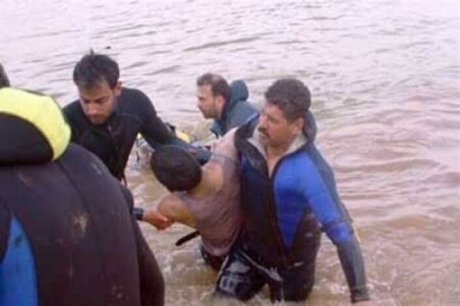 انتشال جثة شاب غرق في البحر بمحافظة عدن