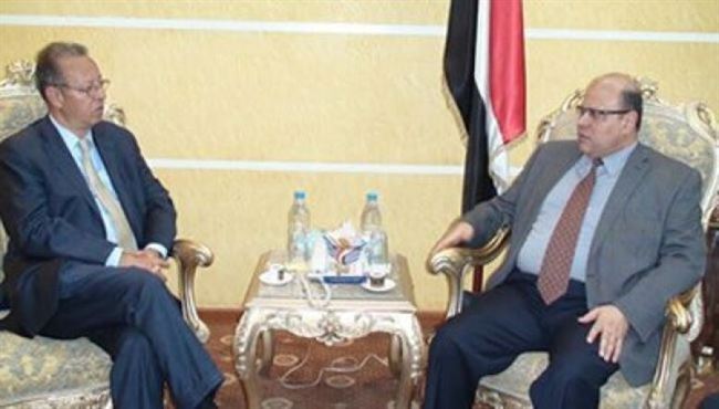 وزير الخارجية يبحث مع بنعمر المستجدات الاخيرة في اليمن