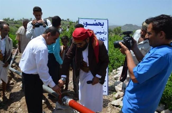 مديري عام مديرية خدير بتعز يفتتح مشروع مياه بتكلفة 15 مليون ريال
