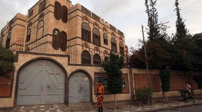 إرم الاإماراتية : طهران تنفي اعتقال ضباط إيرانيين في اليمن