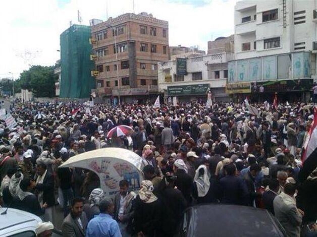 مصدر رئاسي يعلن توقف المفاوضات واستعداد الدولة للمواجهة .. مسيرات للحوثي وعصيان جزئي في صنعاء