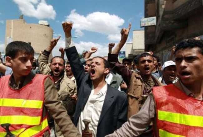 صحيفة لبنانية: الحوثيون يحكمون سيطرتهم حول صنعاء... بالنار