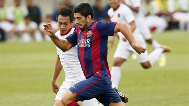 سواريز يحرز هدفي برشلونة في شباك إندونيسيا