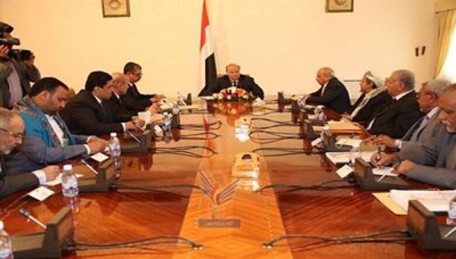 الرئيس هادي يعقد اجتماعا مع مستشاريه