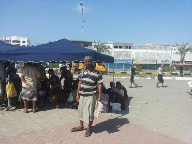 رجل أعمال جنوبي يتبرع بـ10 خيم للمعتصمين بساحة العروض