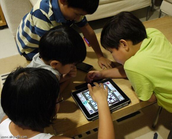 تطبيقات الكترونية جديدة تعيد الأطفال إلى عالم الواقع