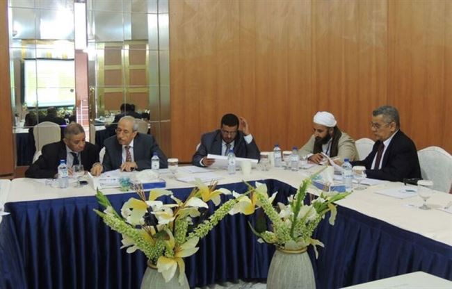 لجنة صياغة الدستور تبدأ اجتماعاتها المغلقة بأبو ظبي بالإمارات العربية المتحدة