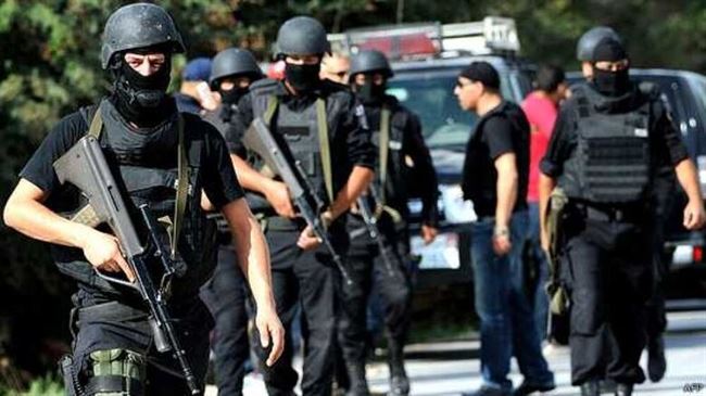 مقتل شرطي تونسي في تبادل إطلاق نار مع مسلحين قرب العاصمة