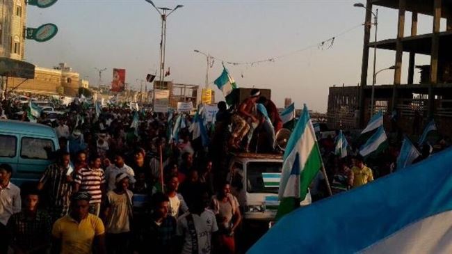 المئات من أبناء تهامة يخرجون في مسيرة رافضة للتواجد الحوثي في تهامة