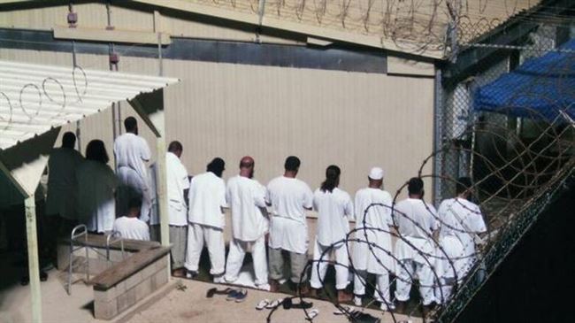 الصليب الاحمر : 55 مكالمة واتصالات مرئية رتبنا لاجراءها بين معتقلين يمنيين في غوانتانامو واهاليهم