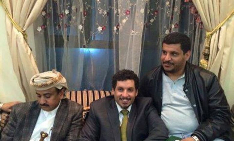 جماعة الحوثي تخلي سراح بن مبارك وتسلمه إلى الشيخ عوض الوزير