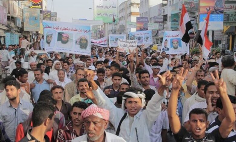تظاهرات حاشدة بالحديدة في جمعة ثورة حتى اسقاط الانقلاب
