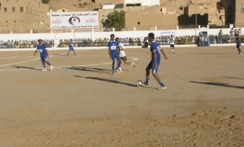 فيما تم إفتتاح مشروع إعادة  تأهيل المدينة الرياضية بالهجرين.. انطلاقة دوري الشيخ طارق علي بن محفوظ لكرة القدم ((مصور))
