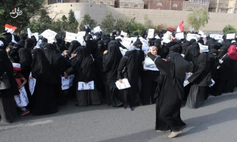 منظمة حقوقية:الحوثيون خطفوا 60 محتجاً واعتداءاتهم وحشية