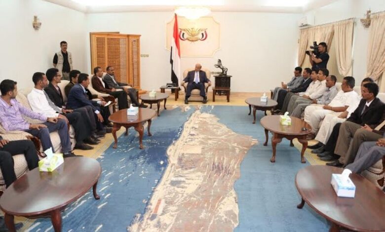 الرئيس هادي يلتقي عدد من المكونات الشبابية بإقليم الجند