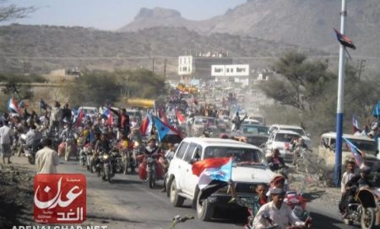 عشرات القتلى والجرحى في مواجهات الحوثيين والمقاومة الجنوبية بالضالع جنوب اليمن.