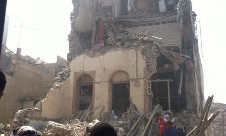 سقوط قتلى مدنيين اثر غارة جوية خاطئة في كريتر عدن (مصور)