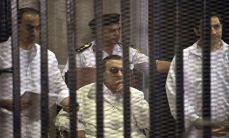 إعادة محاكمة مبارك ونجليه بقضية “القصور الرئاسية”
