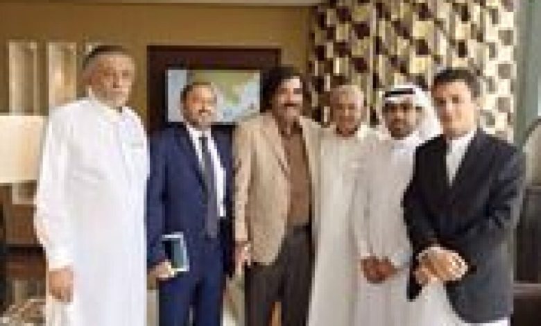 معاونون لهادي يلتقون الرئيس البيض في الرياض