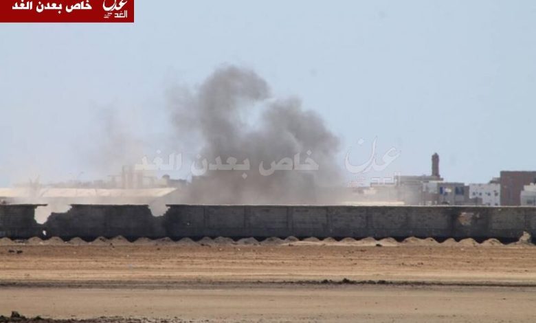 غارات متعددة لطيران التحالف على مواقع للقوات الموالية للحوثيين بخور مكسر