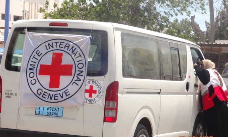 مسئولون في الصليب الأحمر : جهود لاعادة ضخ المياه إلى كريتر