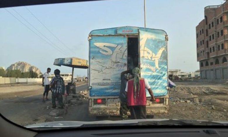 صورة وتعليق : الشاحنة ونقاط تفتيش المقاومة ..الله يسامحكم