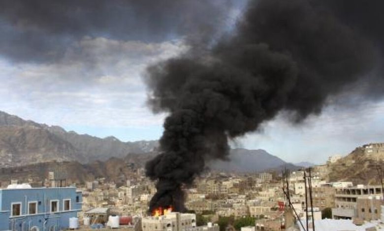 ضربات جوية تقتل 80 على الأقل في أعنف تفجيرات في حرب اليمن