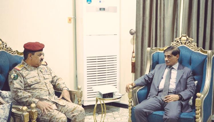 عضو مجلس القيادة الرئاسي البحسني يطلع من وزير الدفاع على مستجدات الأوضاع العسكرية في جبهات القتال