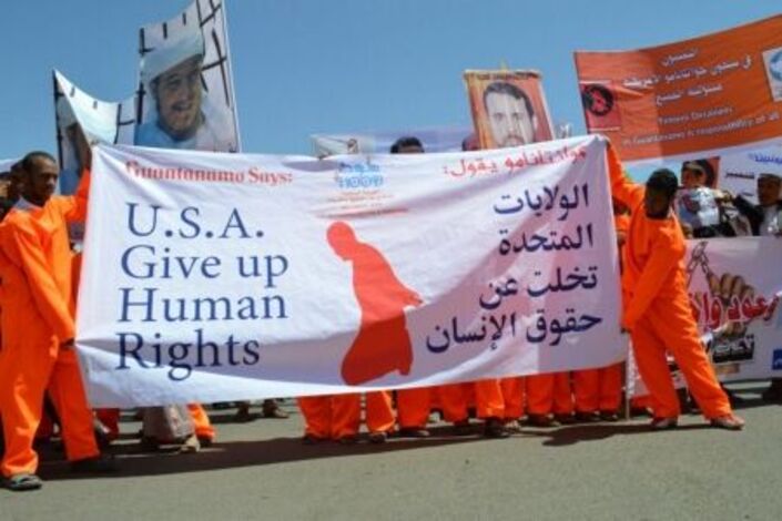 أهالي المعتقلين اليمنيين في غوانتانامو يطالبون الحكومة الأمريكية إطلاق سراح أبنائهم