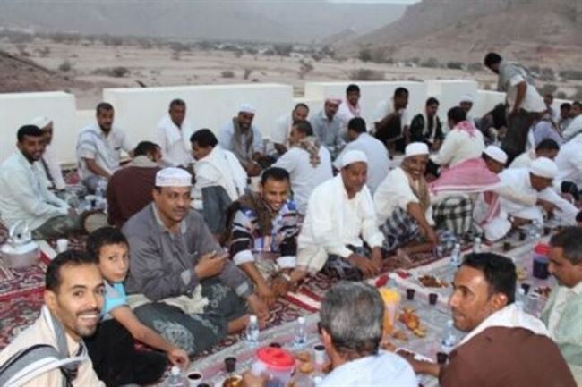 تربية دوعن ومؤسسة البادية يقيمان أمسية رمضانية وإفطار صلئم للمعلمين